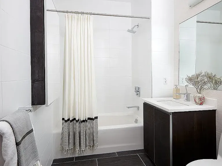 321 W 37th St #5K — Photo 7