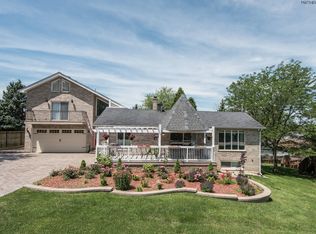 9240 S 88th Ave, Hickory Hills, IL