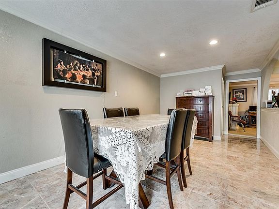 5th image of 1514 Lynn Dr