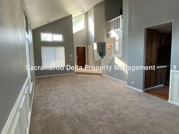 3rd image of 162 Pinedale Ave
