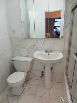 Rented by Anchor Associates | media 21