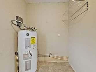 3rd image of 5162 N Indiana Ave