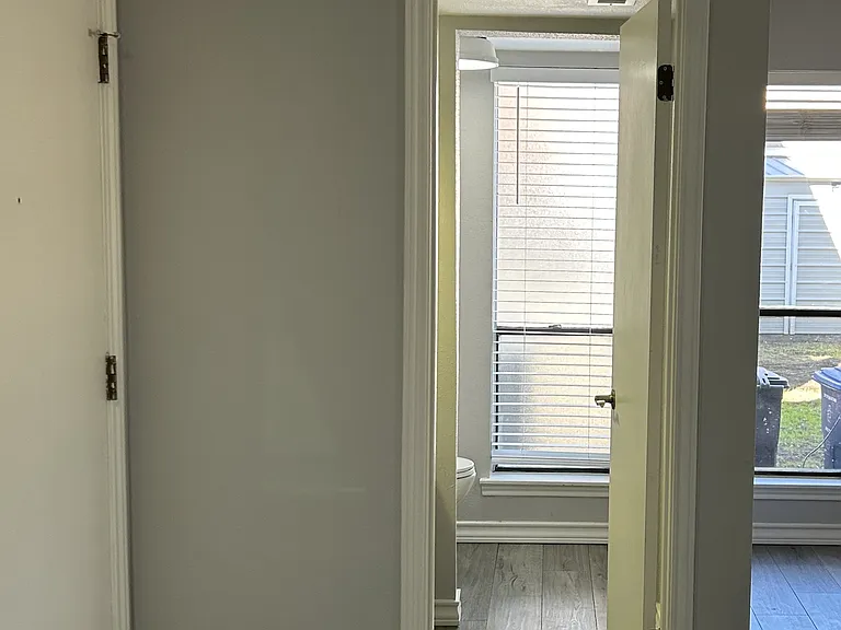 Powder room.