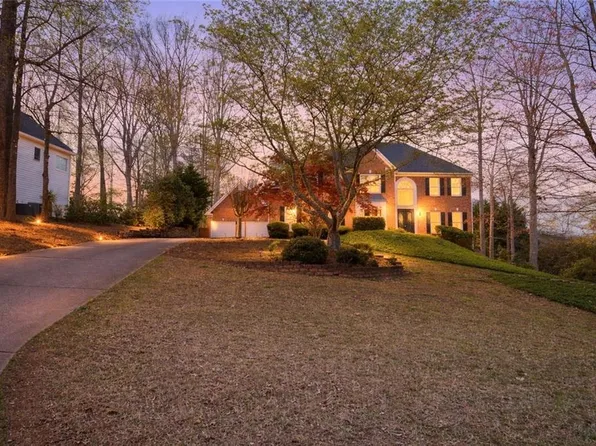 6450 Oak Valley Dr, Cumming, GA 30040