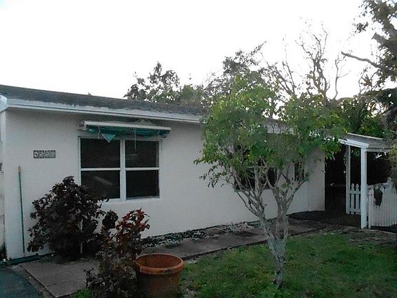 2nd image of 4558 Acacia Ln