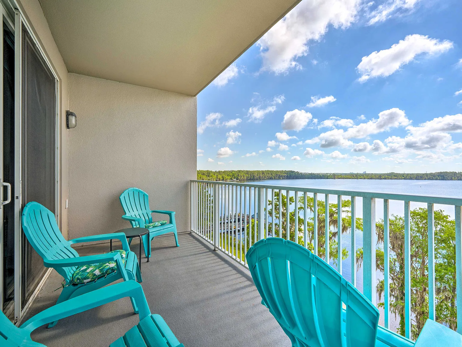 2 bed, 1078 sqft, $2,195 — Photo 1
