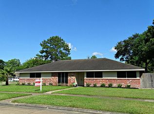 2701 Shakespeare St, Pearland, TX 77581