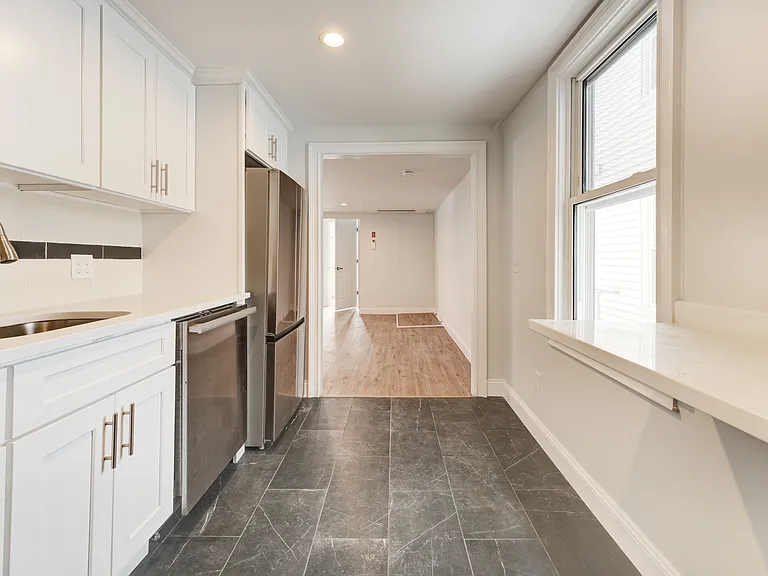 16 Dunlap St #2 — Photo 9