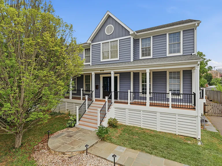 809 N Buchanan St — Photo 1