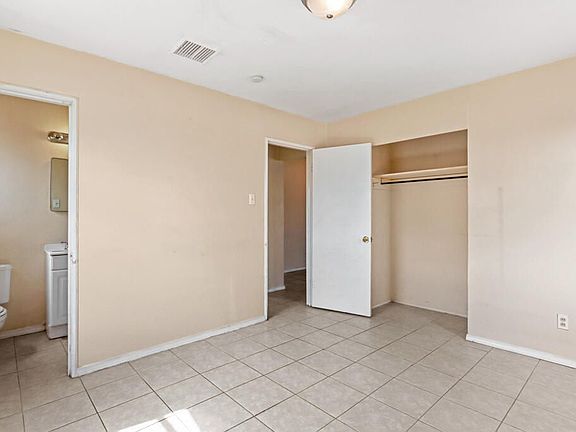 5th image of 1103 Cuba Dr