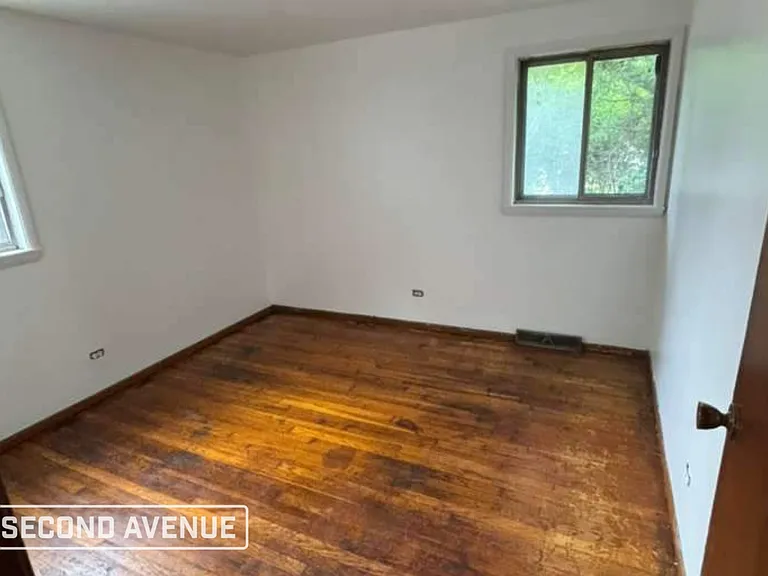 13131 S Rhodes Ave — Photo 5