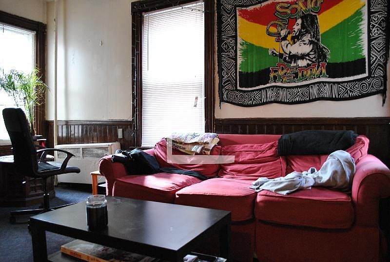 2nd image of 31 Ashford St #1A
