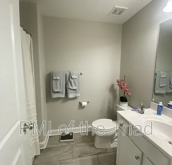 2953 York Place Dr — Photo 6