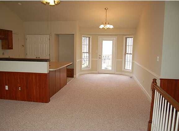 4th image of 7111 Waller Ln