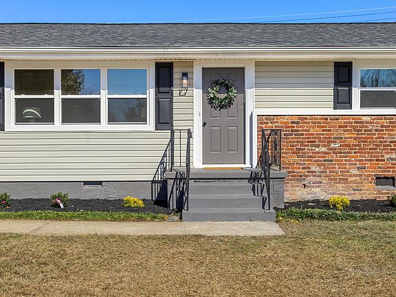 3rd image of 4321 Shawnee Cir