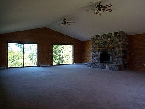 2nd image of 6740 Lakeshore Rd N
