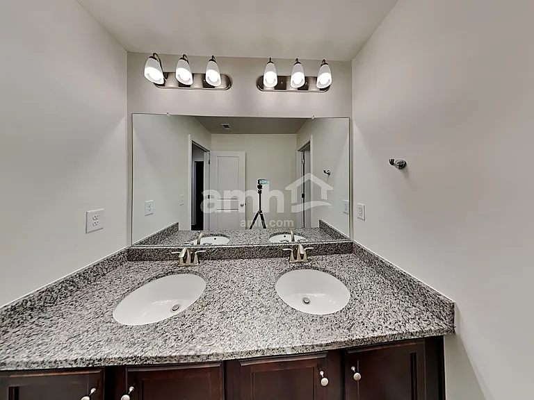 704 Callan Ct — Photo 22