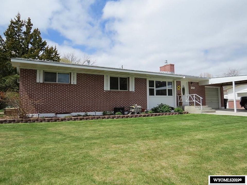 1st image of 942 Elk Dr