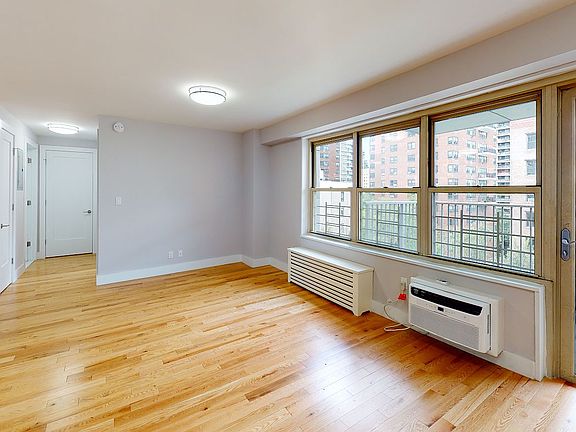 4th image of 50 W 93rd St #507Q