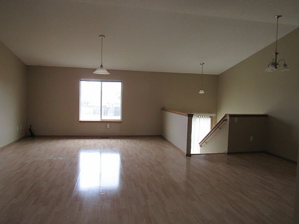 1st image of 410 Stone Dr