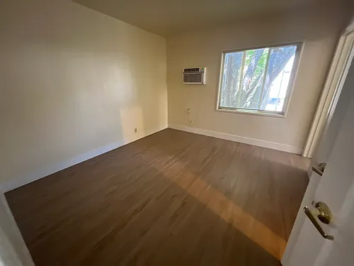 1209 P St #7 Photo 1