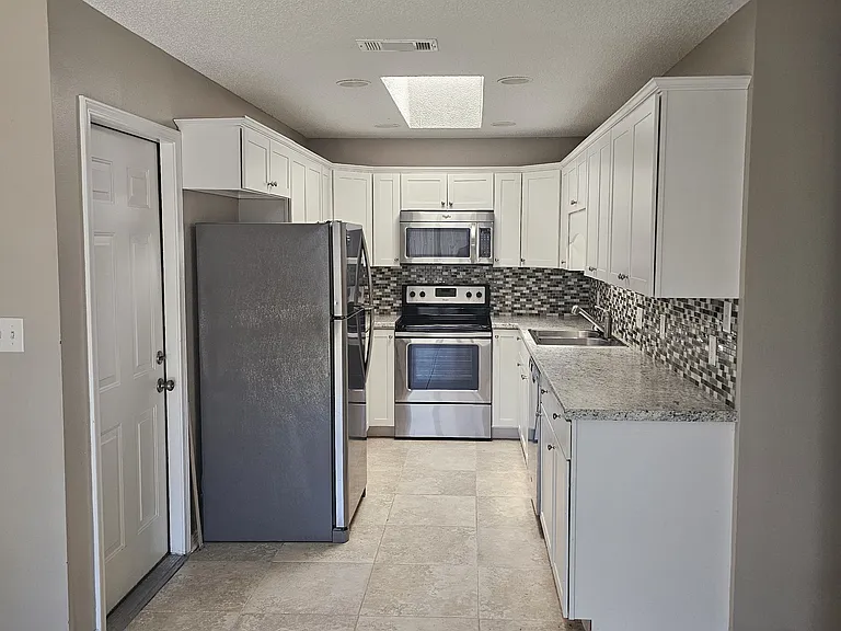3005 Pickford Pl — Photo 3