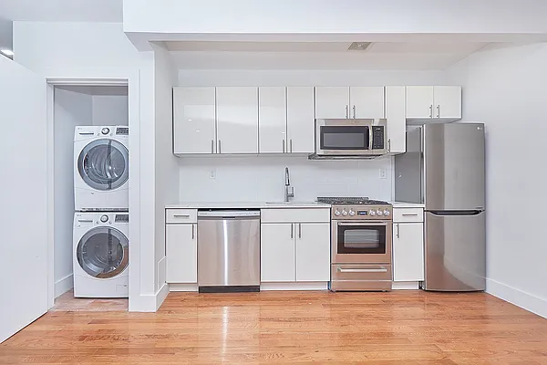 Rented by Compass | media 18