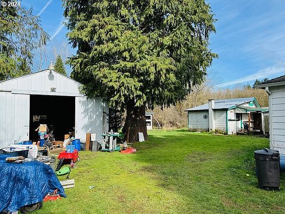 3rd image of 21408 NE 58th St
