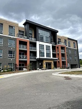 Upper Middle Rd — Photo 1
