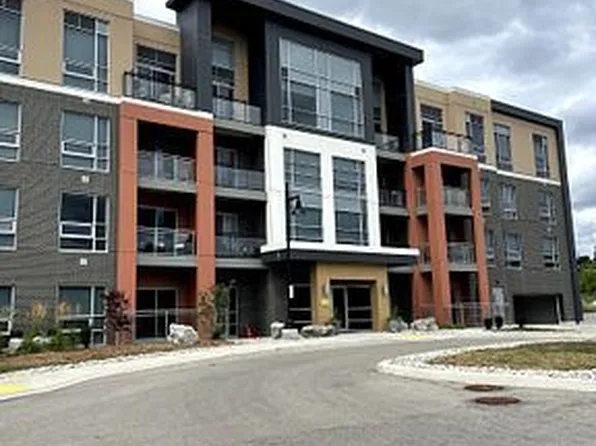 4040 Upper Middle Rd #107, Burlington, ON L7M 0H2