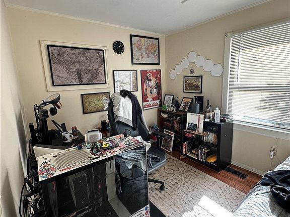 4th image of 175 Habersham Way