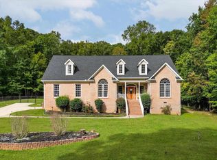 137 Hunters Ln, Youngsville, NC 27596