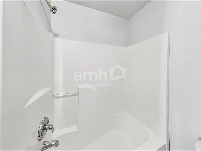 243 Royal Crescent Ter — Photo 17