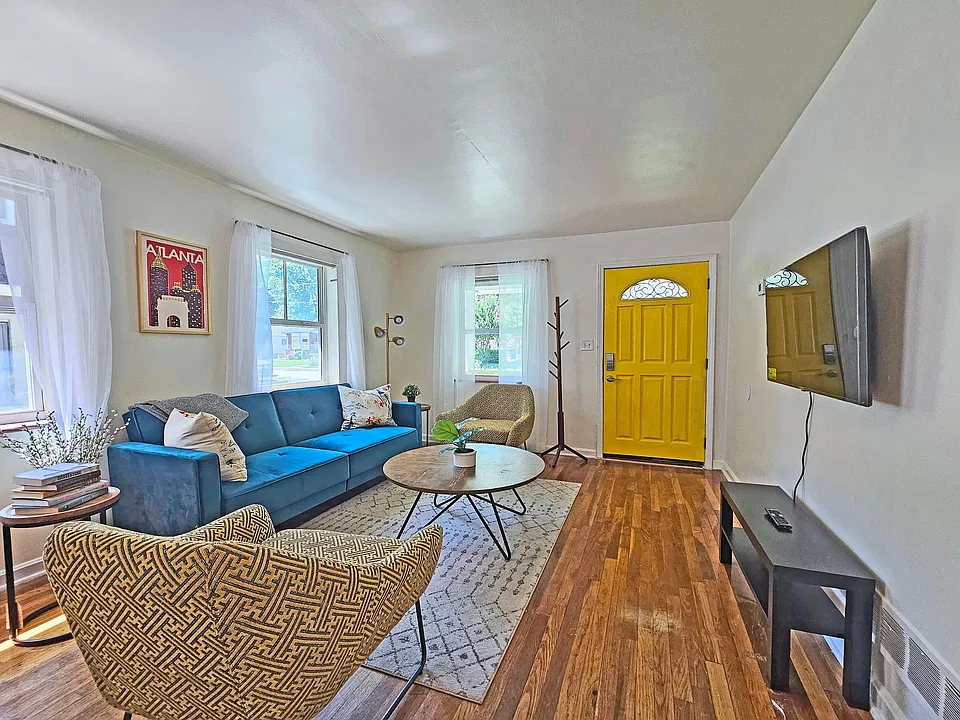 1327 Clermont Ave