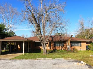 103 E Meadow Ln, West Columbia, TX 77486
