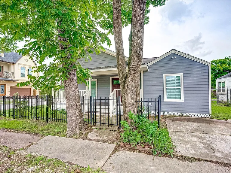 1510 Walton St — Photo 2