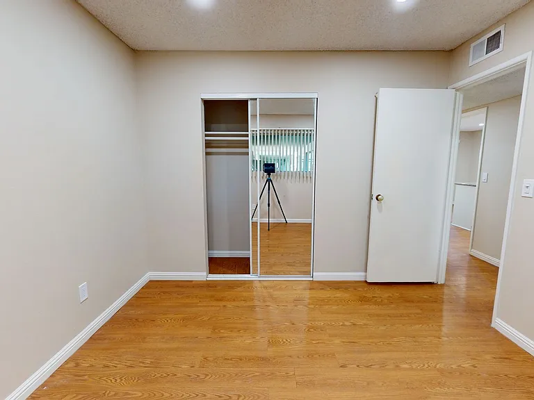 All units 2 Bedroom , 2 baths — Photo 9