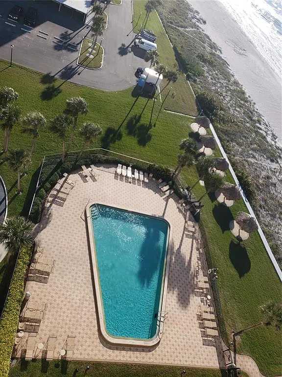 2 bed, 2.0 bath, 1298 sqft, $3,800 — Photo 4