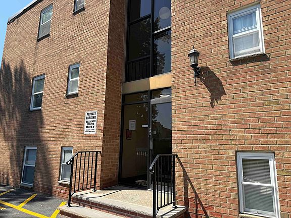 2nd image of 55 Teaneck Rd APT 3R
