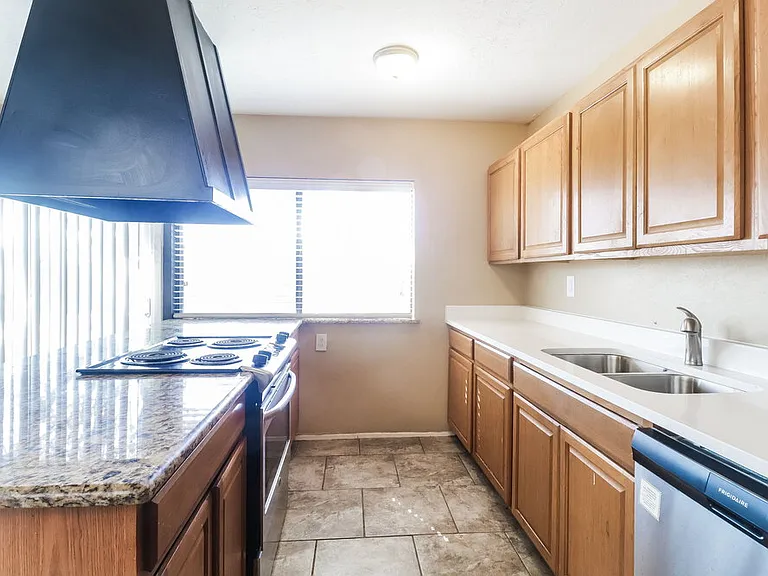 7522 Christie Ln — Photo 8