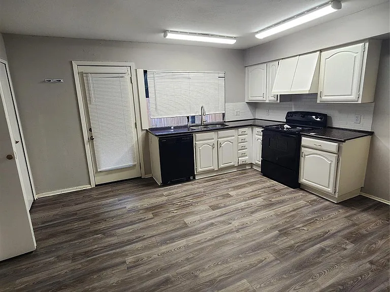 3822 Broken Elm Dr — Photo 9