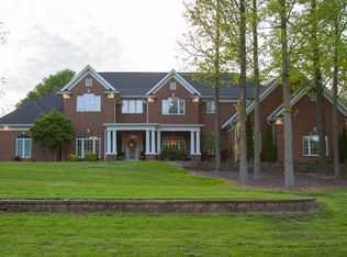 8008 Oak Hurst Dr, Henderson, KY 42420