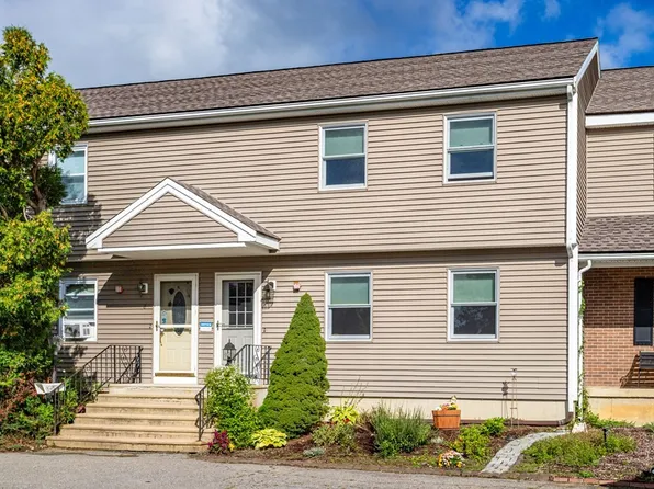 7 Pond View Way, Hubbardston, MA 01452