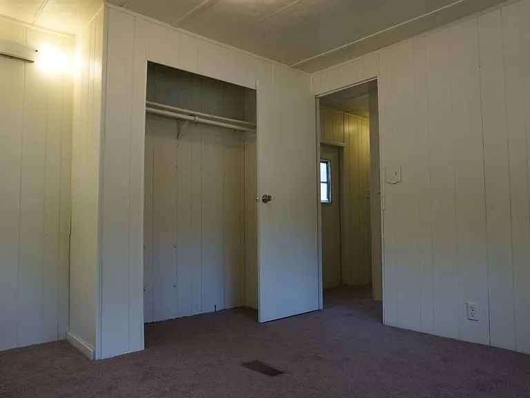 1101 Rolling Hills Rd — Photo 2