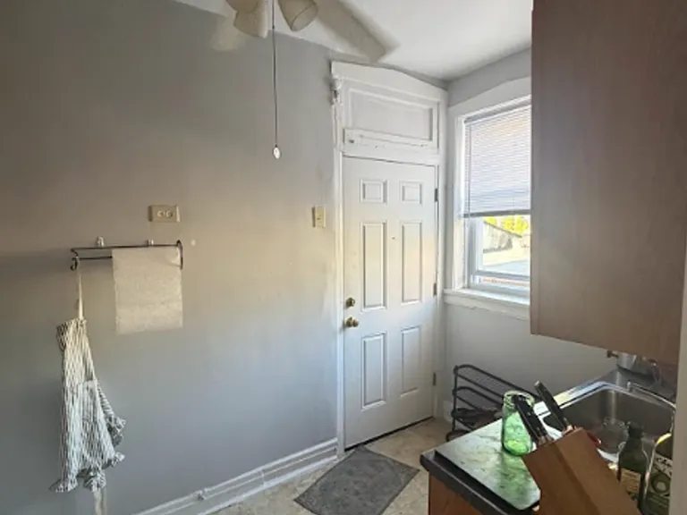 7018 N Sheridan Rd #2F — Photo 2