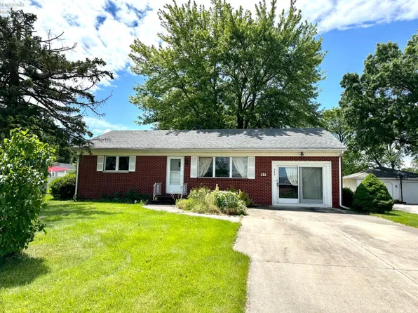 355 E Ottawa St, Oak Harbor, OH 43449