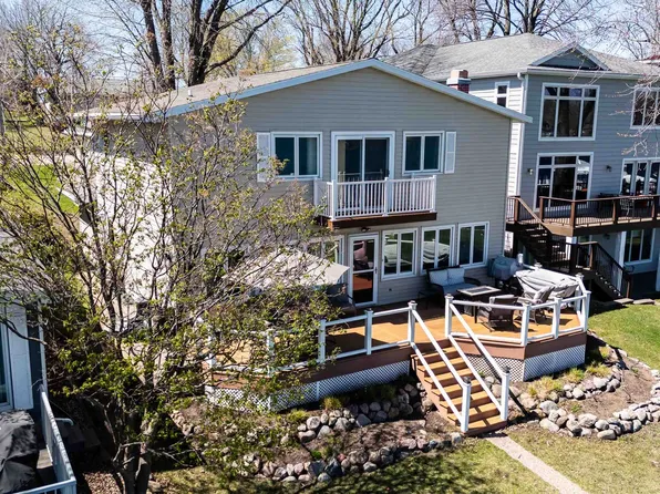 2818 Breezy Heights Dr, Milford, IA 51351