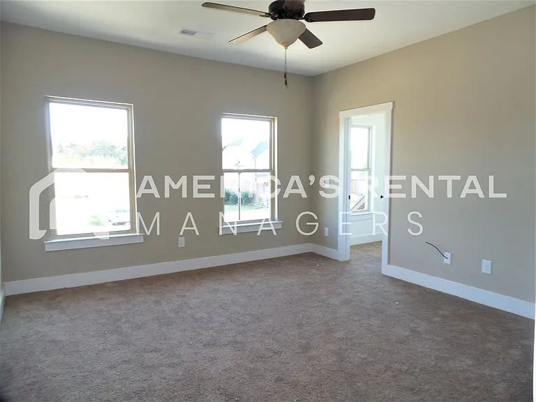 6451 Cheshire Cove Dr — Photo 12
