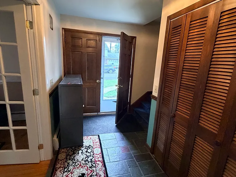 240 Ridgefield Rd — Photo 3
