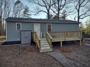 944 Ampthill Rd, Cartersville, VA 23027